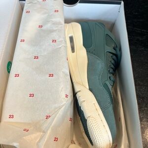 NIB NIKE AIR JORDAN 4 RM OXIDIZED GREEN WOMENS 10 EU 42